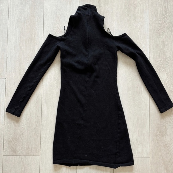 Balmain turtleneck long sleeve body con cold-shoulder mini dress - Picture 5 of 7